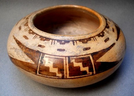 NAMPEYO of Hano Sikyatki Revival Pottery- Classic Nampeyol Assymetric Design