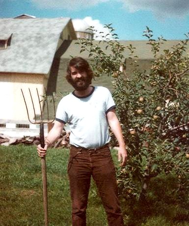 Bert Lewe visiting a Wisconsin farm