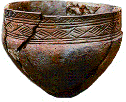 Srubna-Alakul pottery with Fatyanovo checkered "garden" motif